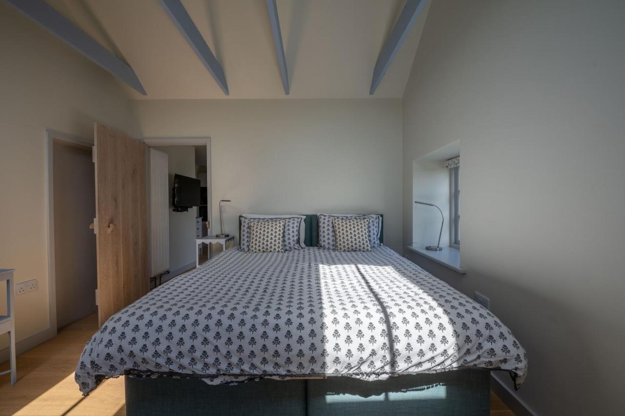 Converted Hay-Loft With Stunning Countryside Views Haverfordwest Kültér fotó