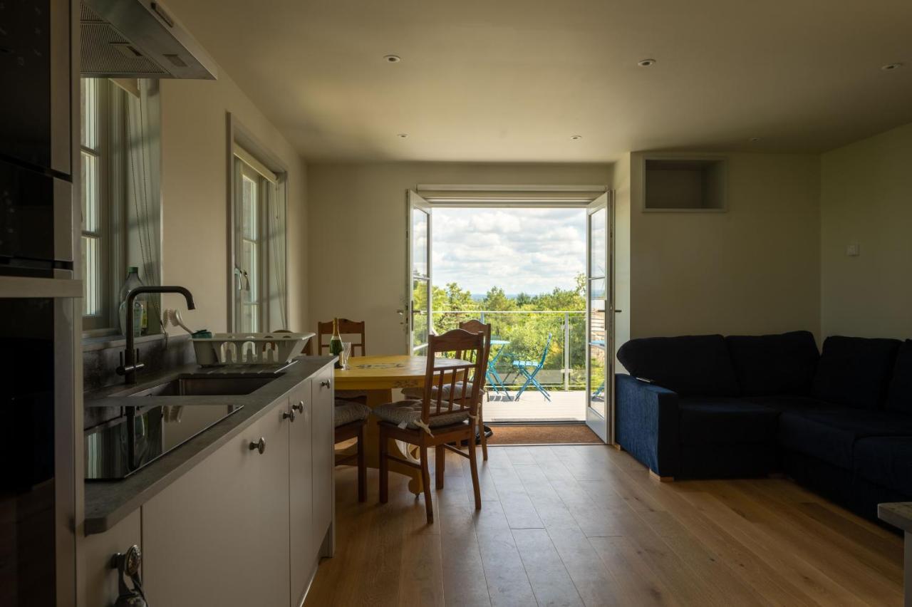 Converted Hay-Loft With Stunning Countryside Views Haverfordwest Kültér fotó